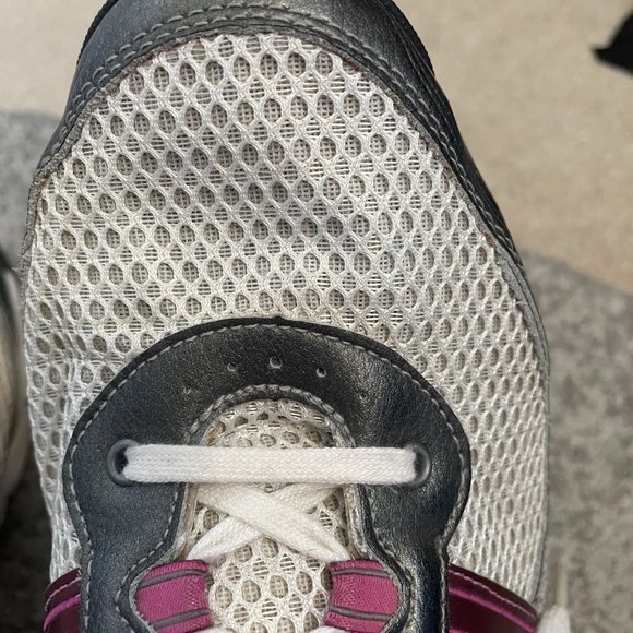 EUC Ladies Size 11 Adidas white and pink mesh 3d cushion lace up trainers - Picture 9 of 13